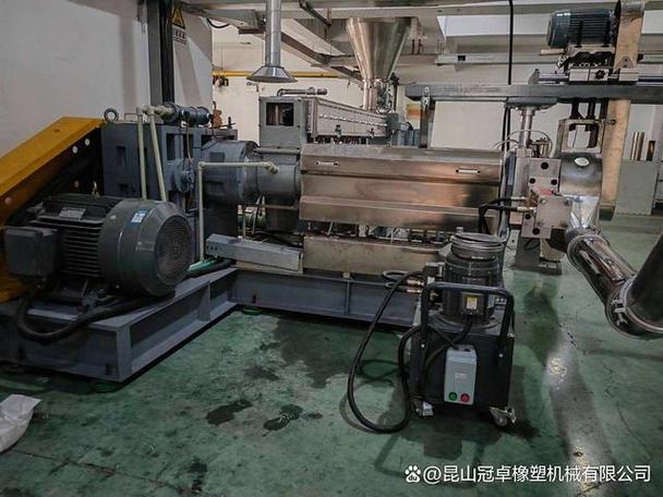 橡塑工艺 PVC原料加热、切割与造粒制成颗粒产品的全流程解析